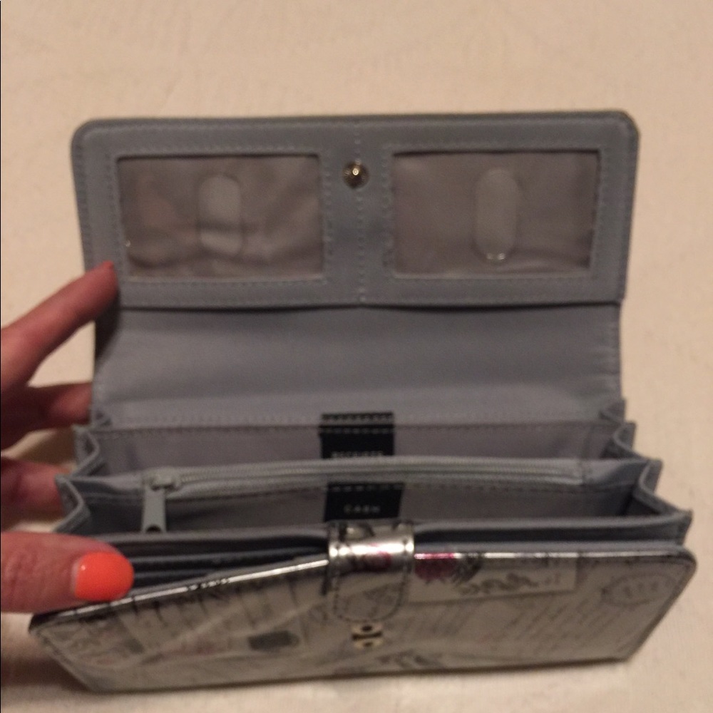 Wallet/Clutch - Picture 4 of 6